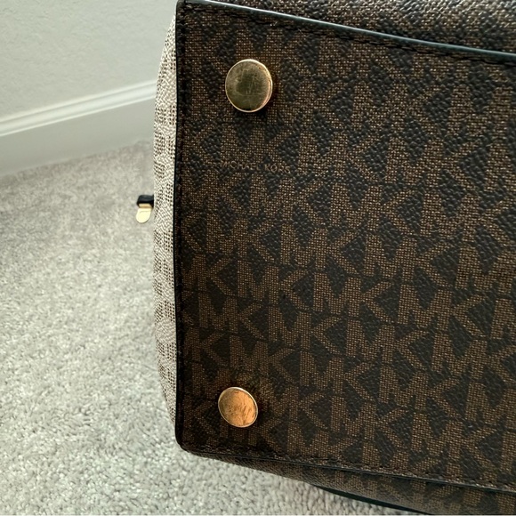 Michael Kors Voyager Large Signature Logo Tote Bag- Black and Brown - Picture 6 of 15